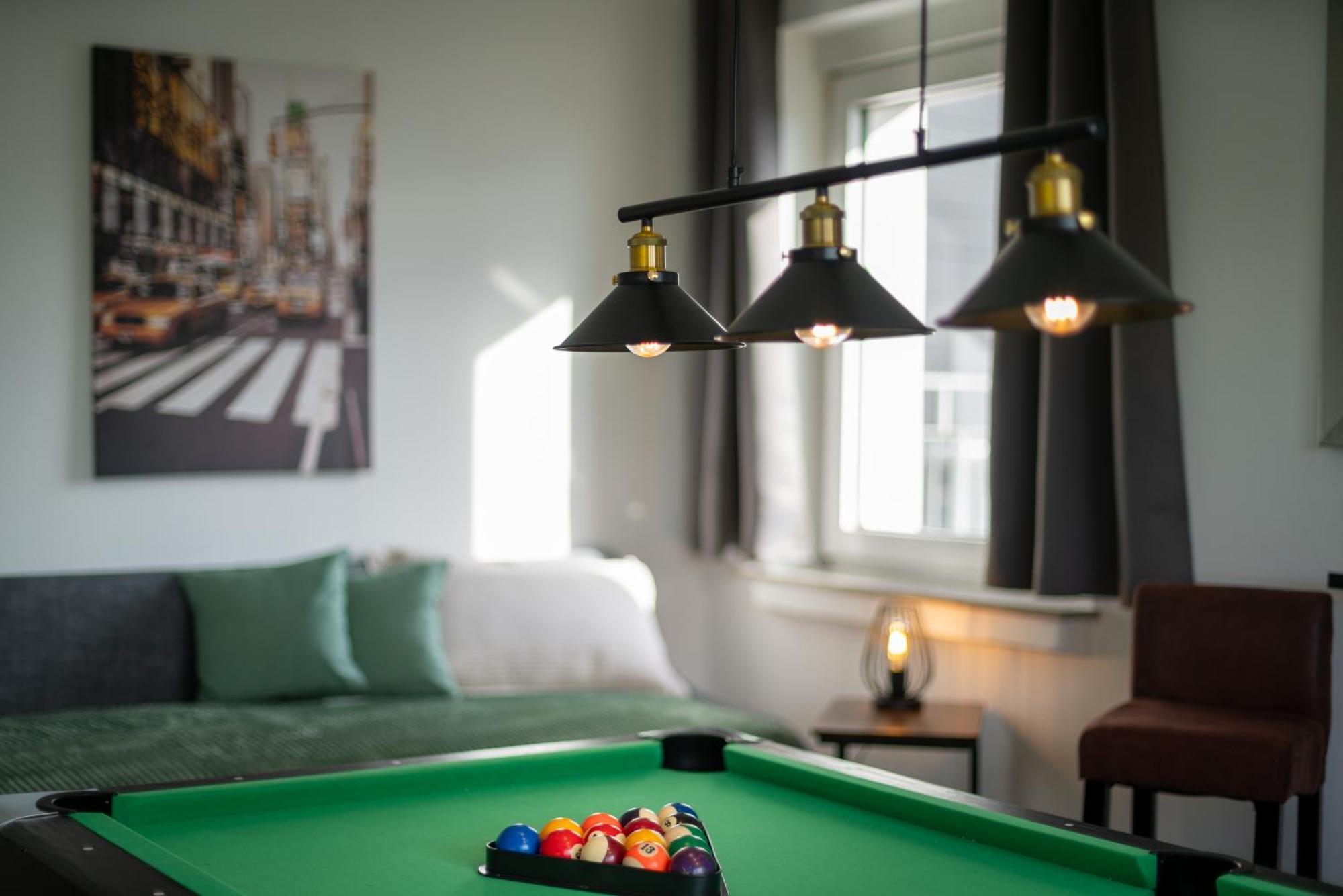 Homely-Apartment Manhattanart, Zentral, Parkplatz, Billard,Ps4, Dart, Balkon Білефельд Екстер'єр фото